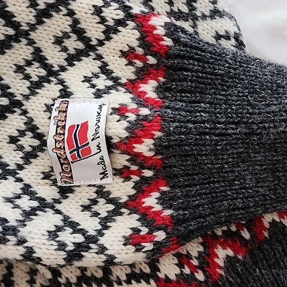 Vintage Nordstrikk 100% Wool Norwegian Fair Isle Reindeer Motif Sweater Size L - Picture 12 of 12